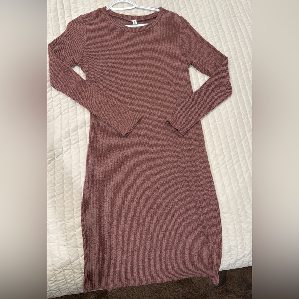 Elegant Mauve Ribbed Knit Dress